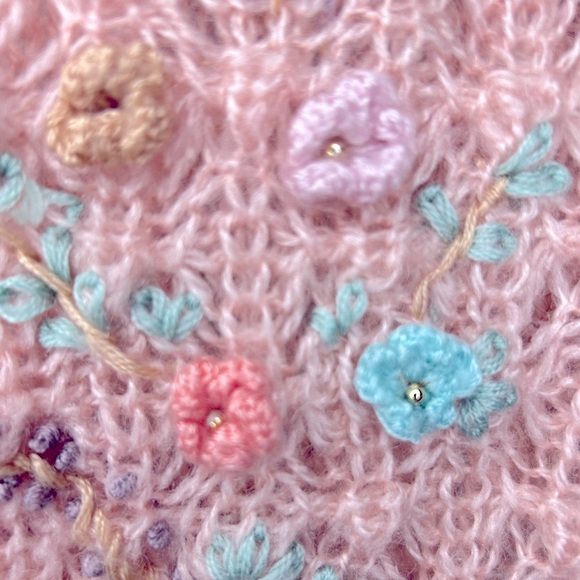 **Sales Amazing vintage handmade sweater. Pink with flowers and mini pearls.​​ - Picture 6 of 6